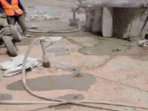 长宁水泥混凝土路面板底注浆技术 路面脱空注浆整治方案