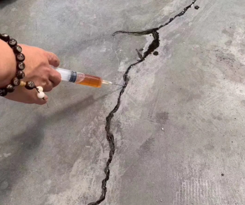 长宁混凝土裂缝修补技术详解​